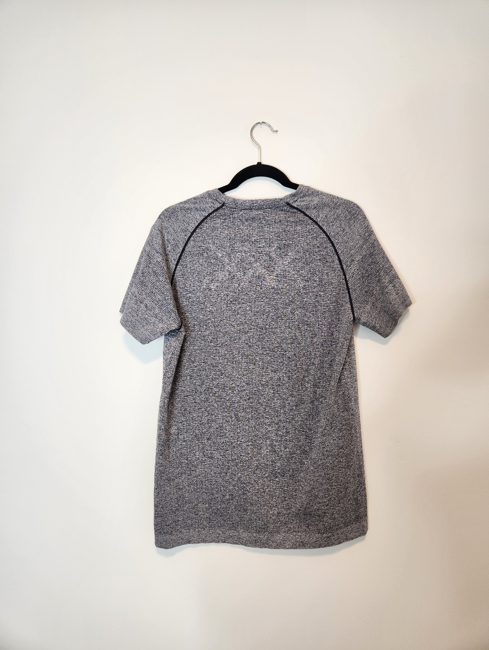 Rhone Celliant Short Sleeve Workout T-Shirt Size Large - Picture 4 of 8